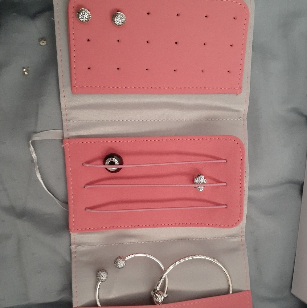 Pandora wristlet and jewelry organizer set. - Picture 4 of 8